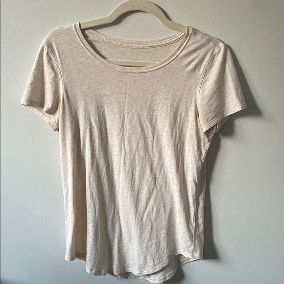 LULULEMON Heathered Cream Oatmeal Scoop Neck T-Shirt 4-6 - Picture 1 of 6